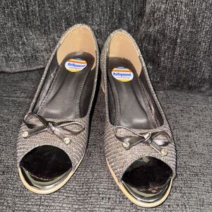 Hollywood Elegant Silver Peep-Toe Girls Shoes Sz 34